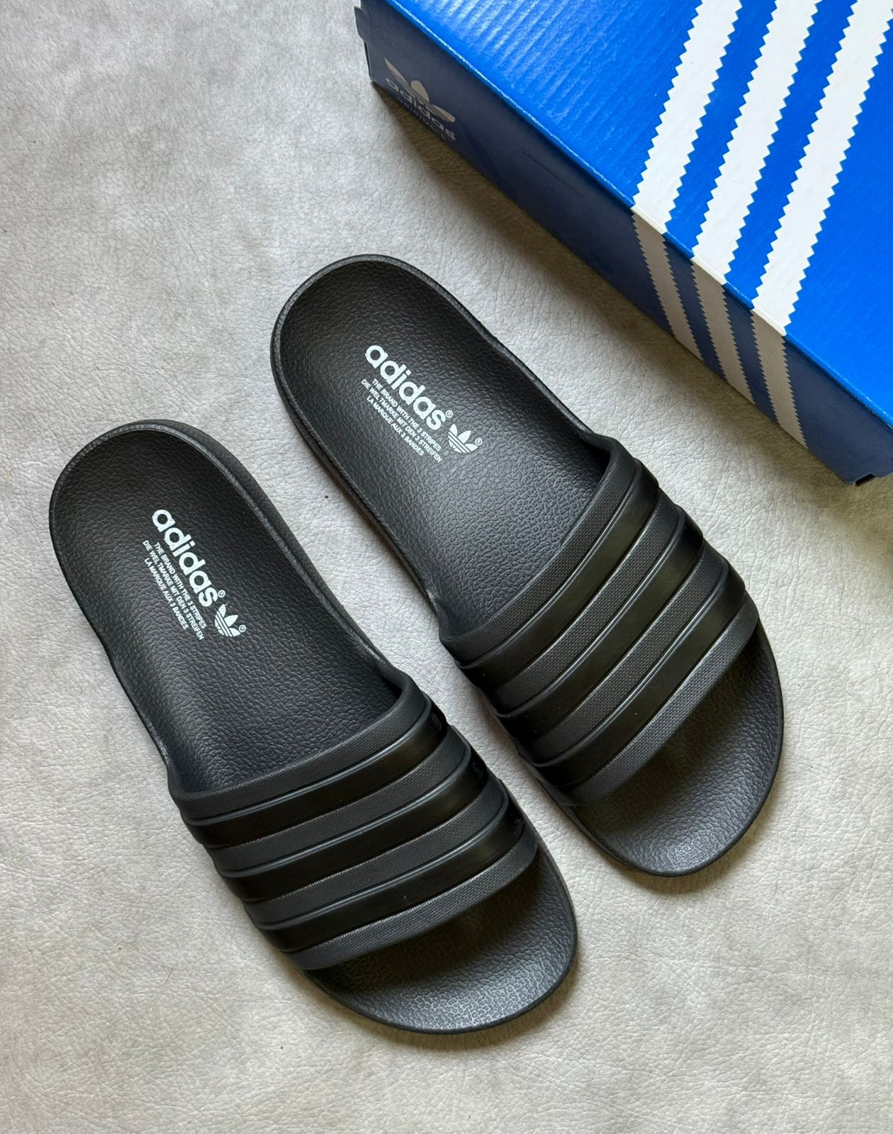 CHANCLAS ADIDAS ADILETTE NEGRAS