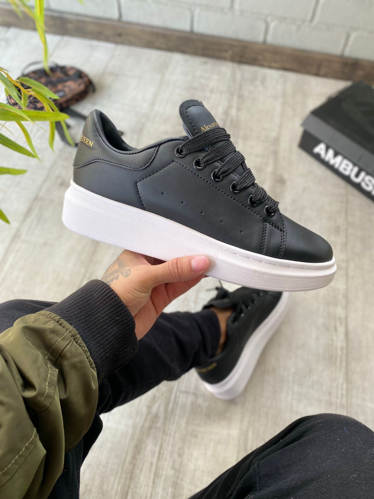 Alexander McQueen Negro – Blanco