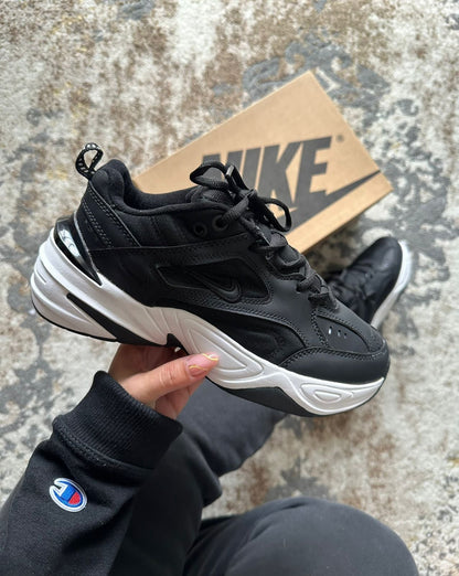 Nike Tekno Negro – Blanco
