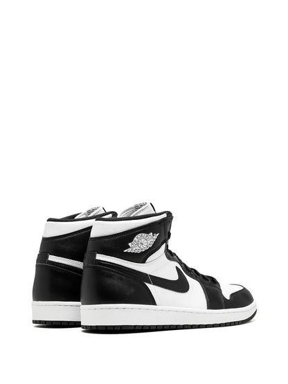 Jordan Retro 1 High – Negro Blanco