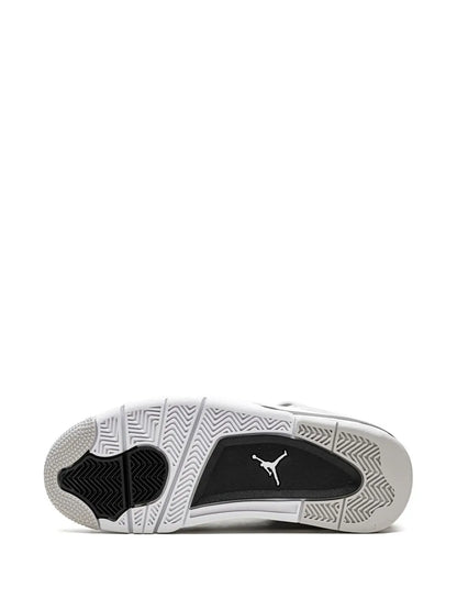 Jordan Retro 4 – Blanco / Negro
