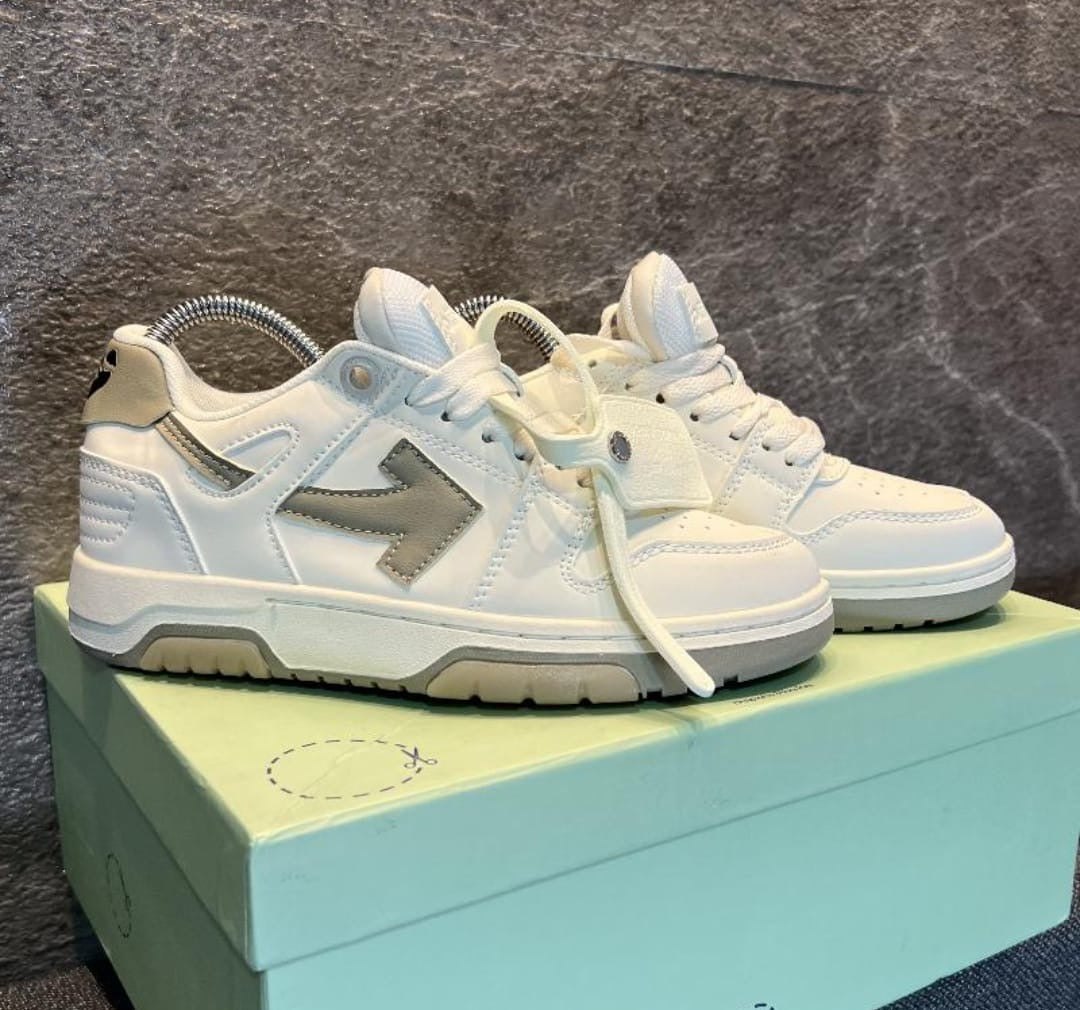 Off – White Blanco / Beige
