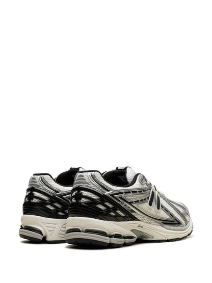 New Balance 1906 – Blanco / Negro / Plateado