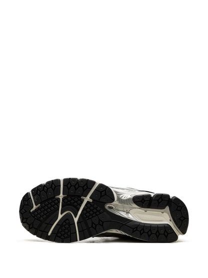 New Balance 1906 – Blanco / Negro / Plateado
