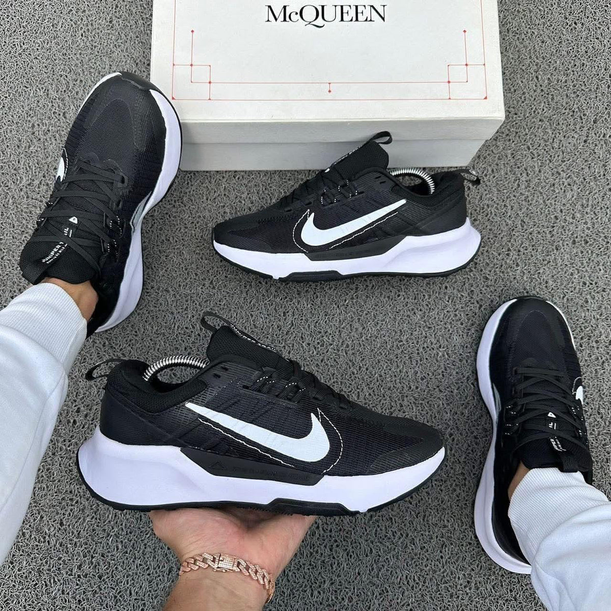 Nike Jupiter – Negro Blanco