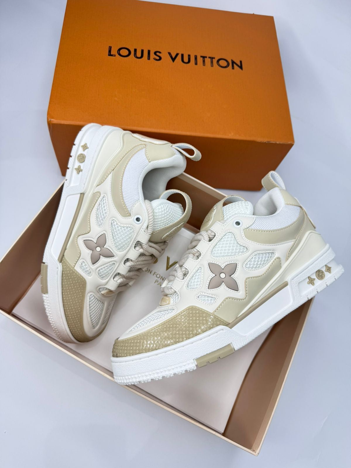 Louis Vuitton Skate Beige – Blanco