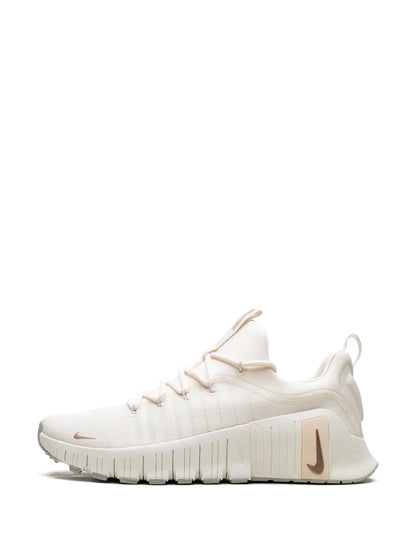 Nike Free Metcon 6 Marfil / Hielo De Guayaba / Bronce