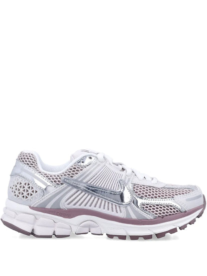 Nike Zoom Vomero 5 – Blanco / Plateado / Lila