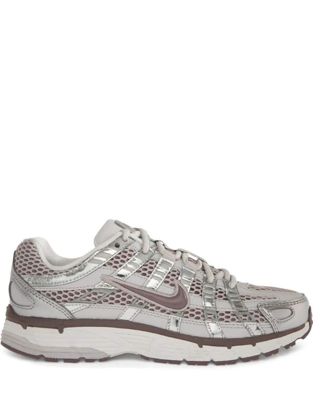 Nike P6000 – Blanco / Plateado / Violeta