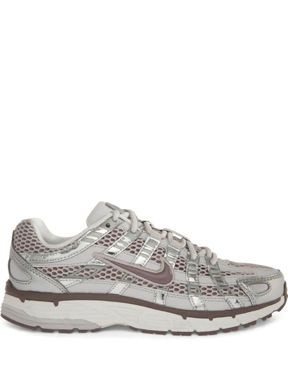 Nike P6000 – Blanco / Plateado / Violeta