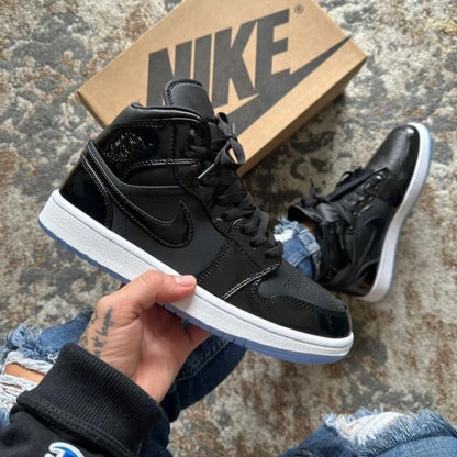Jordan Retro 1 Charol Negra – Blanca