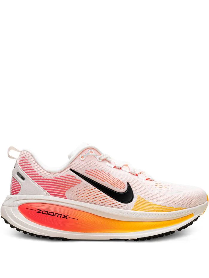 Nike Vomero 18 – Naranja / Blanco
