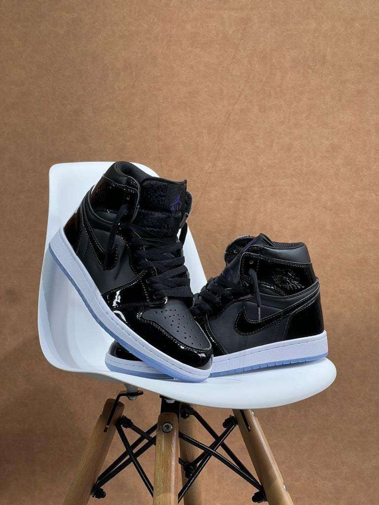 Jordan Retro 1 Charol Negra – Blanca