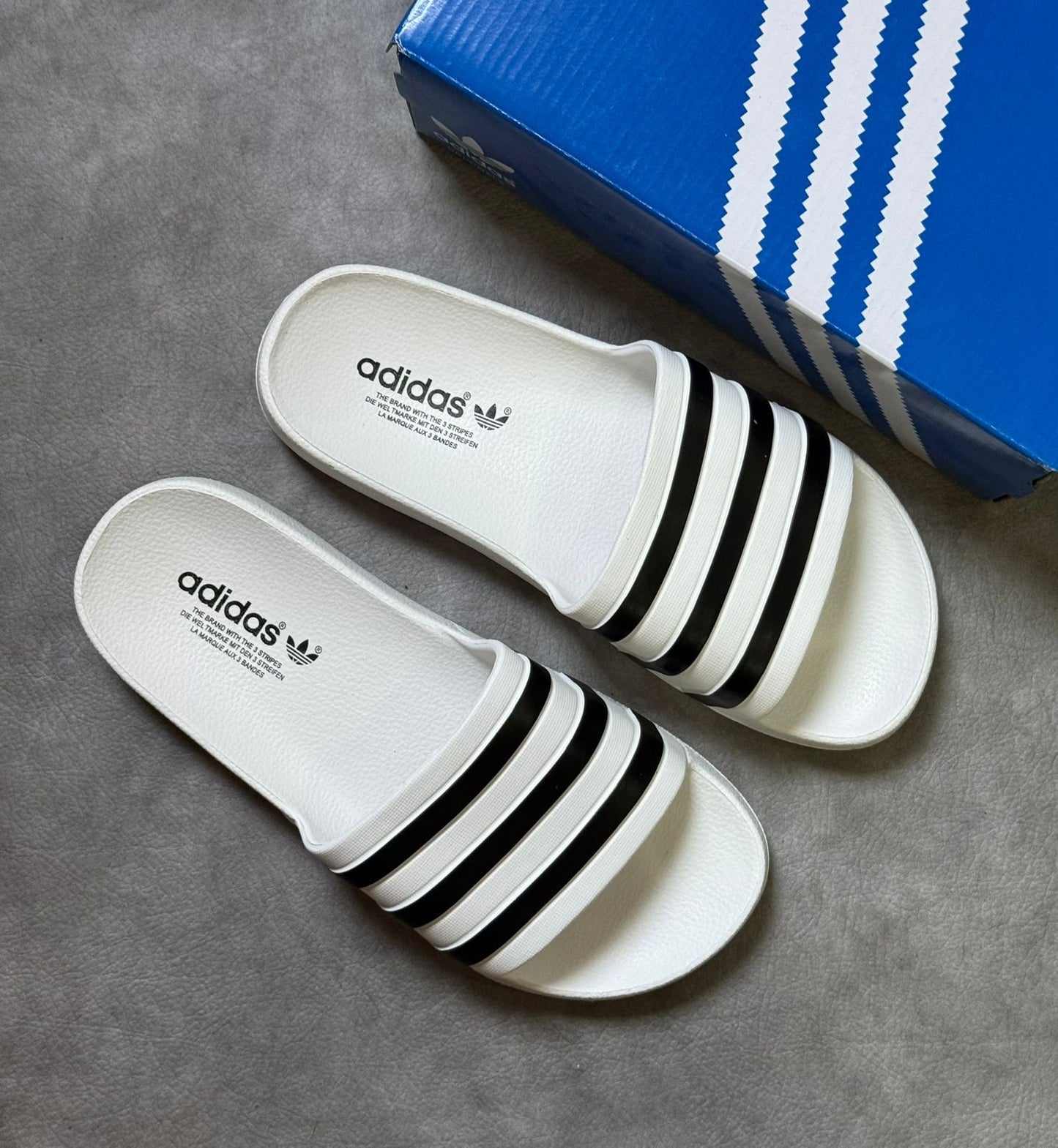CHANCLAS ADIDAS ADILETTE BLANCA - NEGRAS