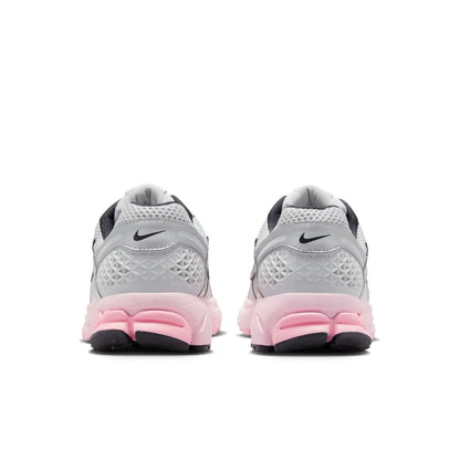 Nike Zoom Vomero 5 – Plateado / Rosado