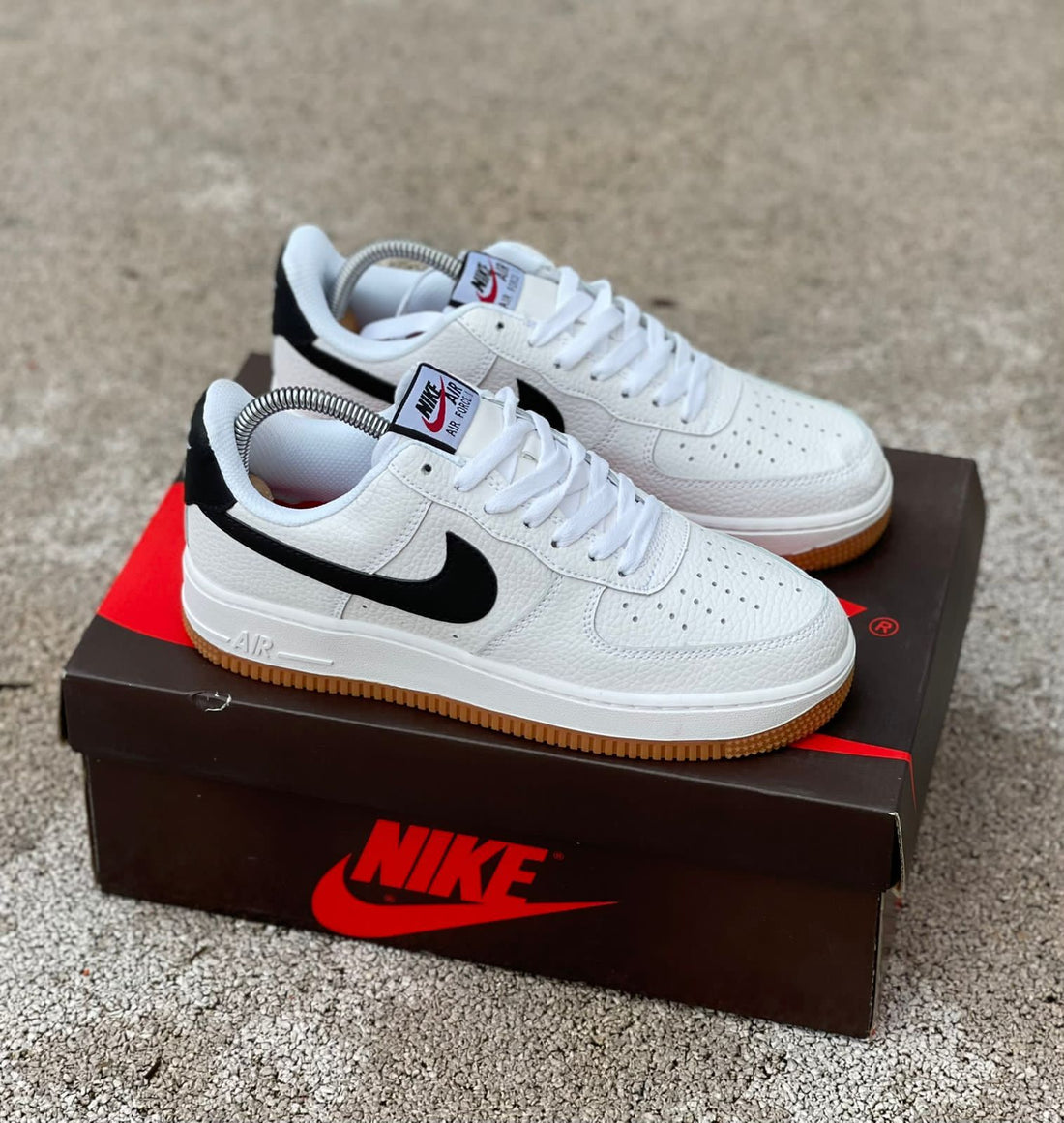 Nike Air Force 1 Blanco – Negro