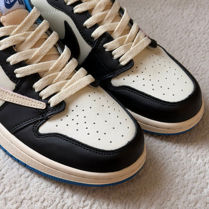 Nike Travis Low