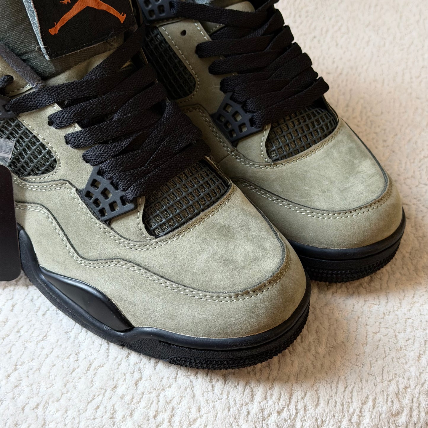 Jordan Retro 4 X Undefeated