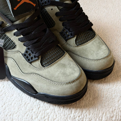 Jordan Retro 4 X Undefeated