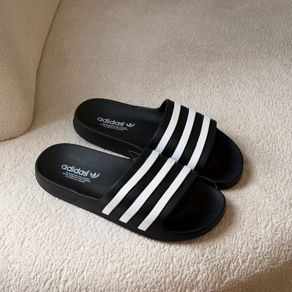 Chancletas adidas clásica