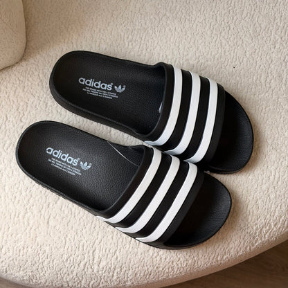 Chancletas adidas clásica