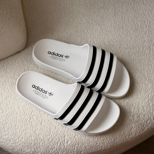 Chancletas adidas clásica