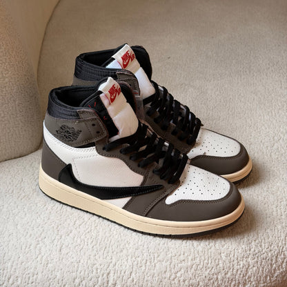 Air Jordan Retro 1 Travis Scott