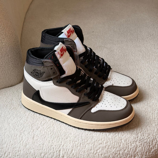 Air Jordan Retro 1 Travis Scott