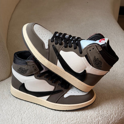 Air Jordan Retro 1 Travis Scott