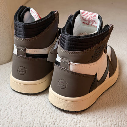 Air Jordan Retro 1 Travis Scott