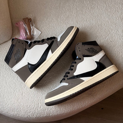 Air Jordan Retro 1 Travis Scott