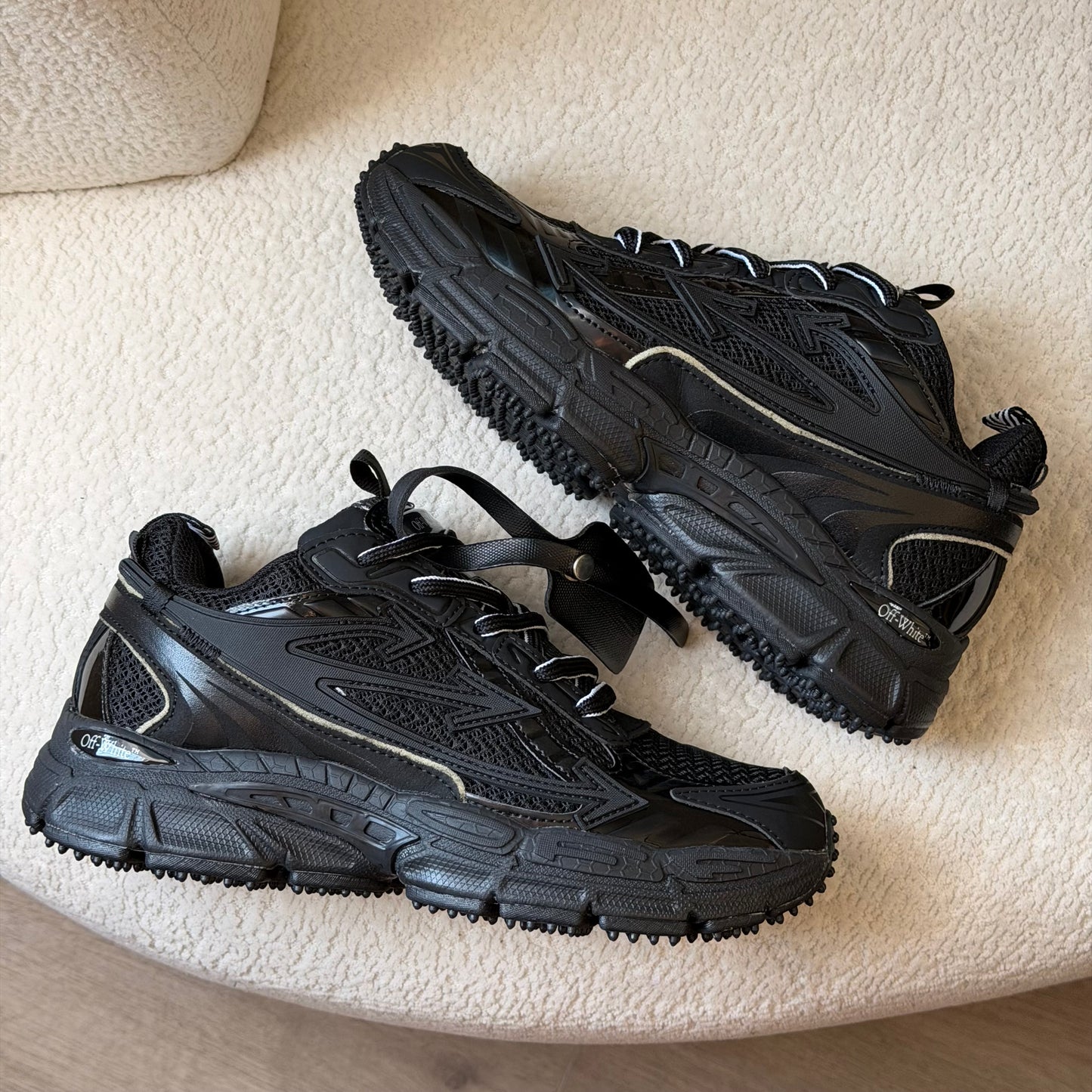 Off White Be Right