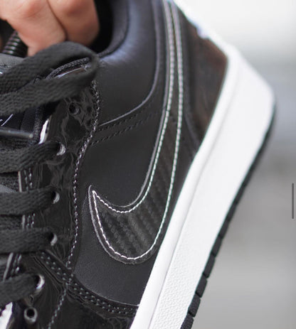 Retro 1 Low Charol Negra – Blanca