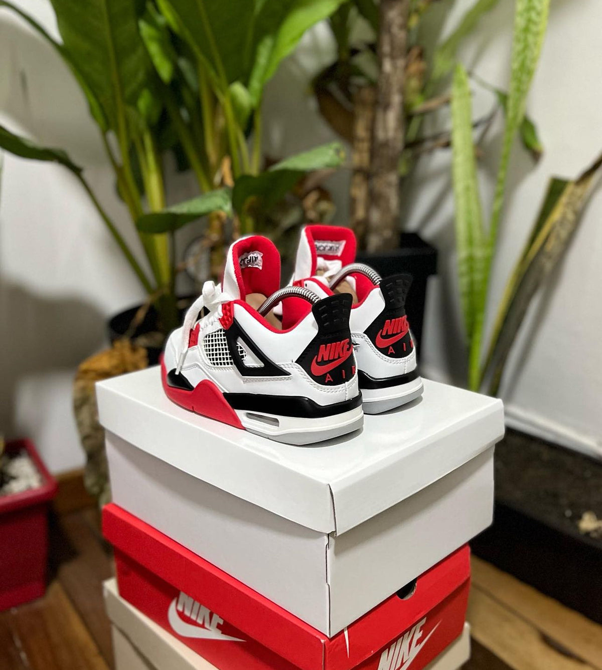 Jordan Retro 4 Blanco – Rojo