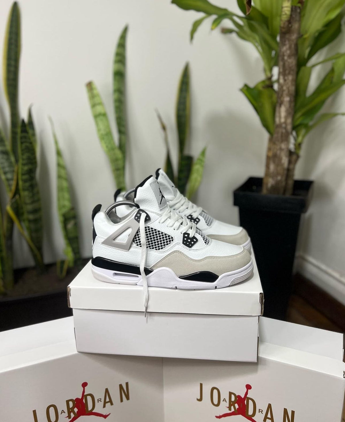 Jordan Retro 4 Blanca – Negra