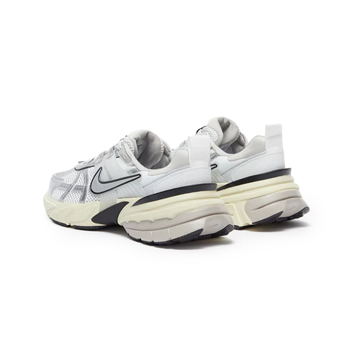 Nike V2K Run – Plateado