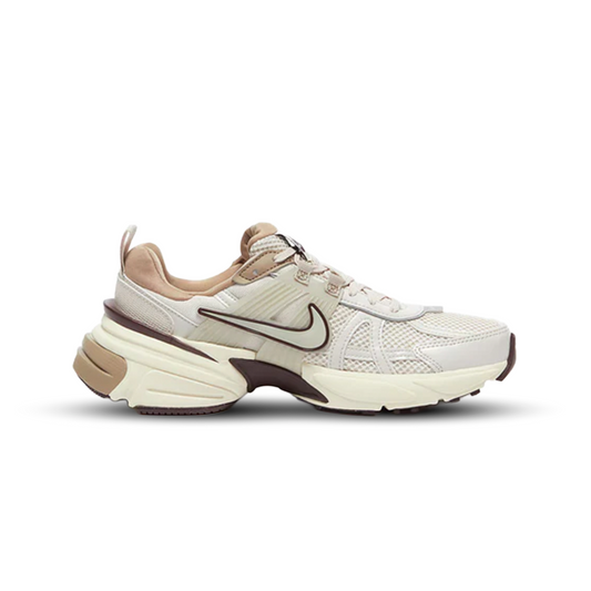 Nike V2K Run – Beige / Café