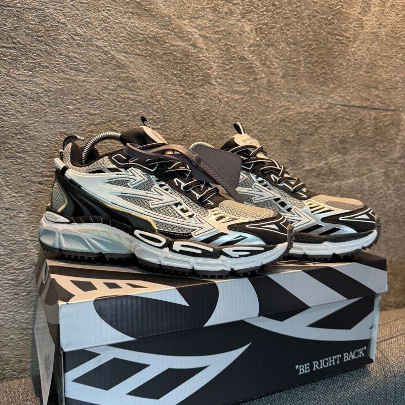 Off – White Ber Negro