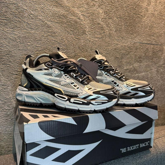 Off – White Ber Negro