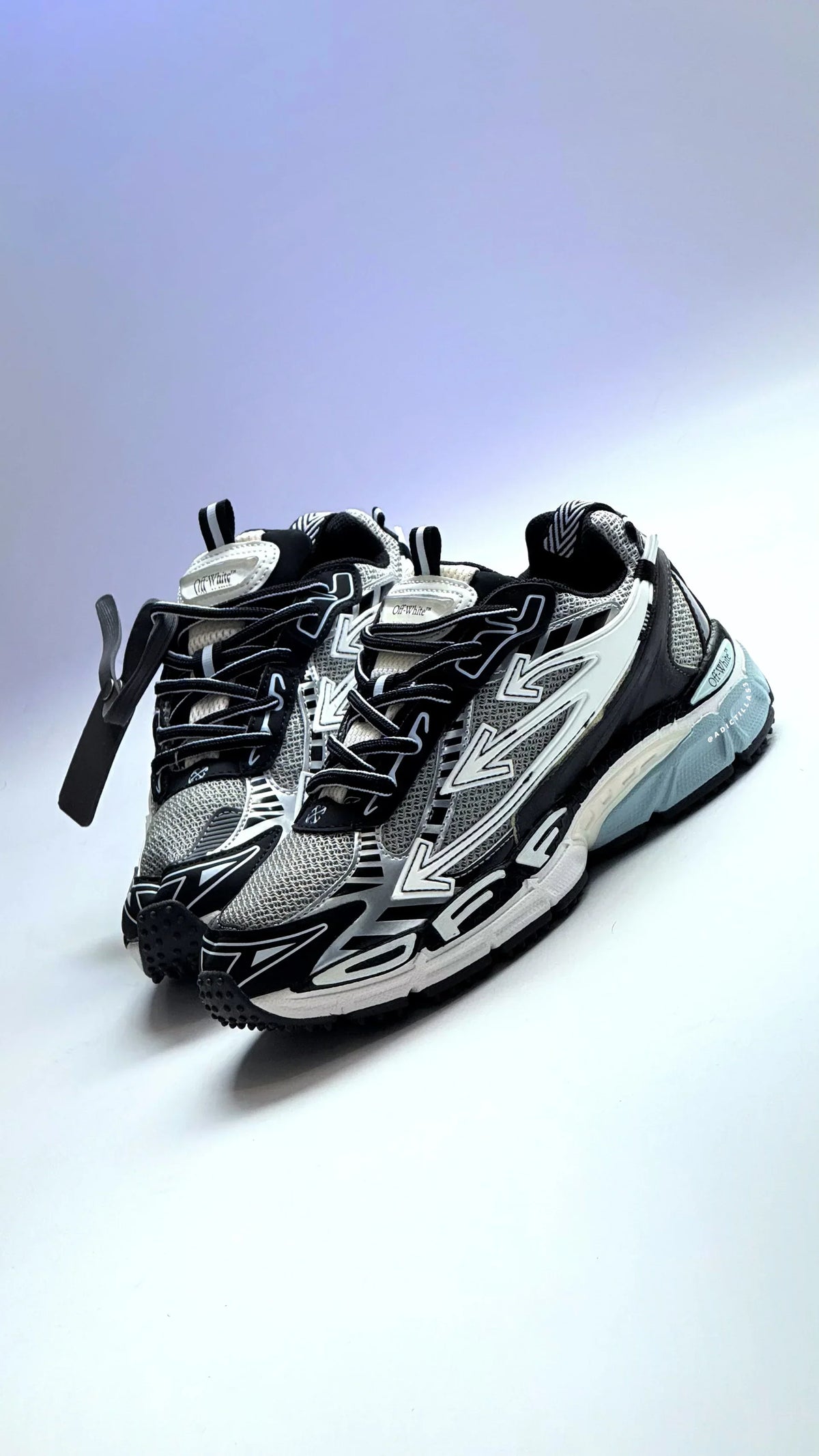 Off – White Ber Negro