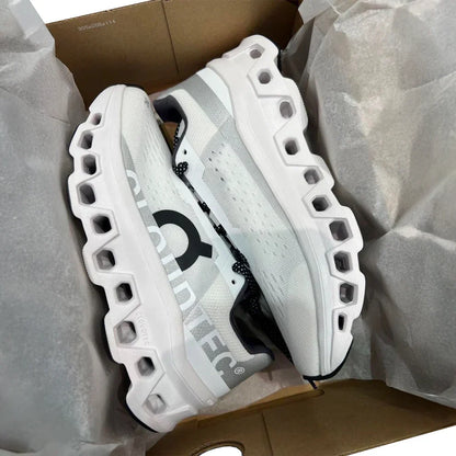 On Running – Blanco