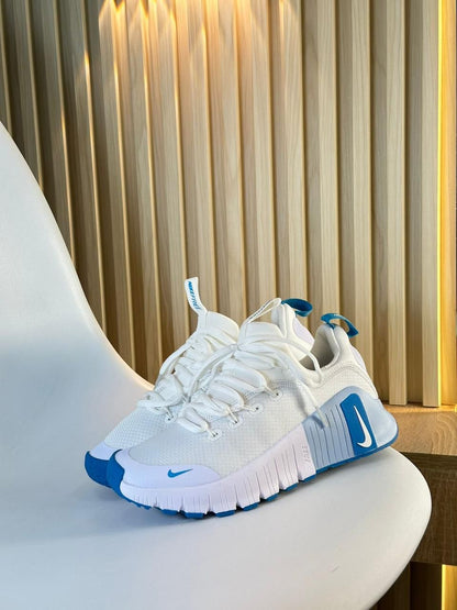 Nike Free Metcon 6 – Blanco / Azul