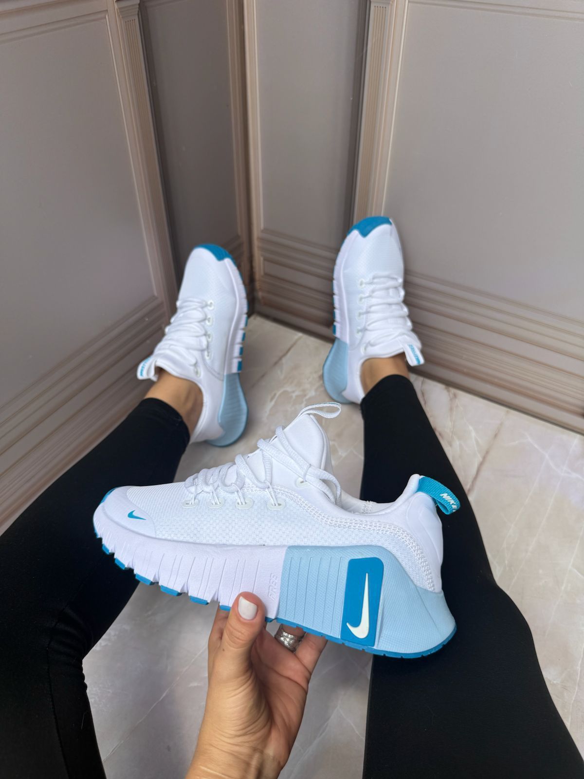Nike Free Metcon 6 – Blanco / Azul