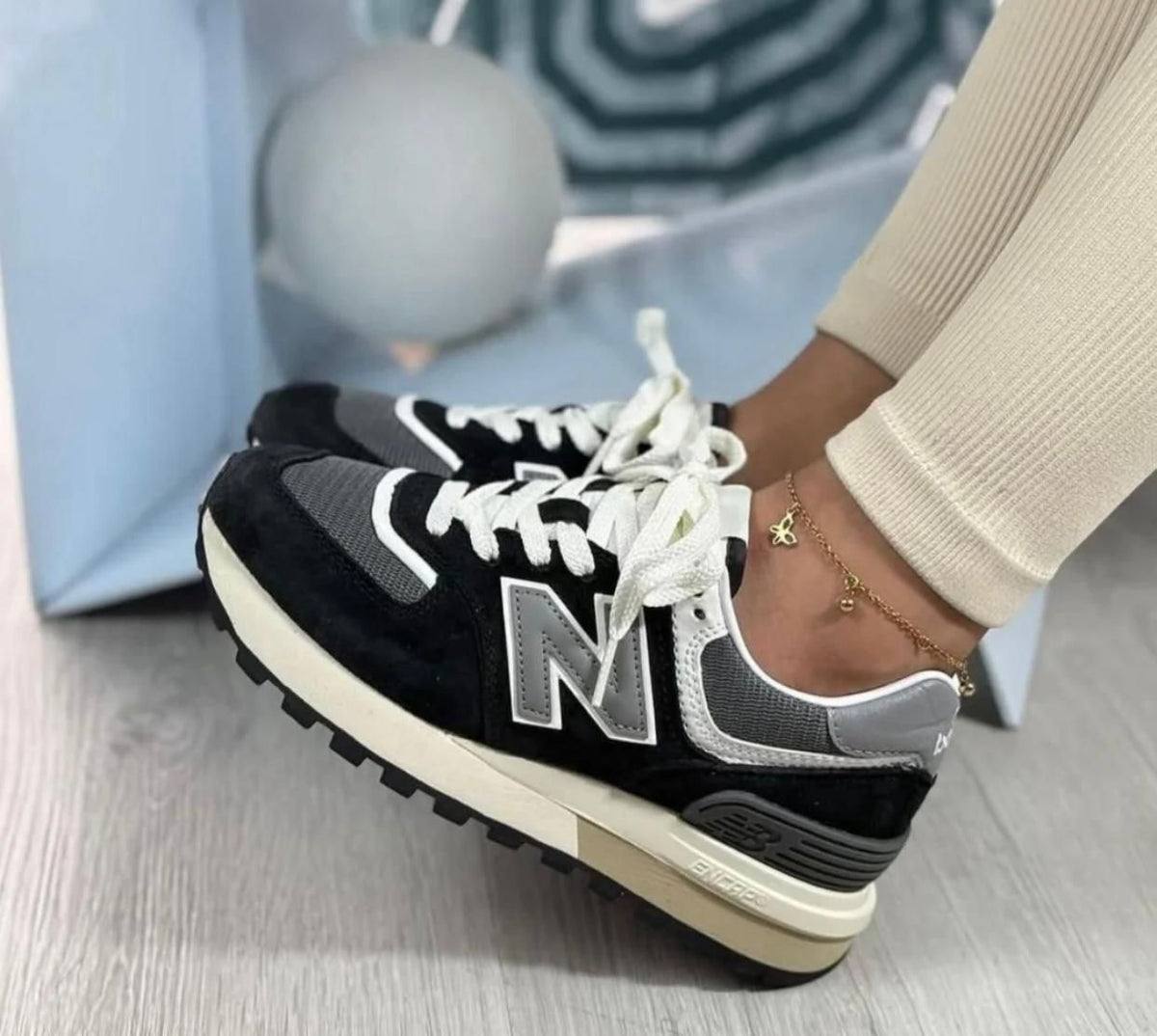 New Balance 574 – Negro / Blanco