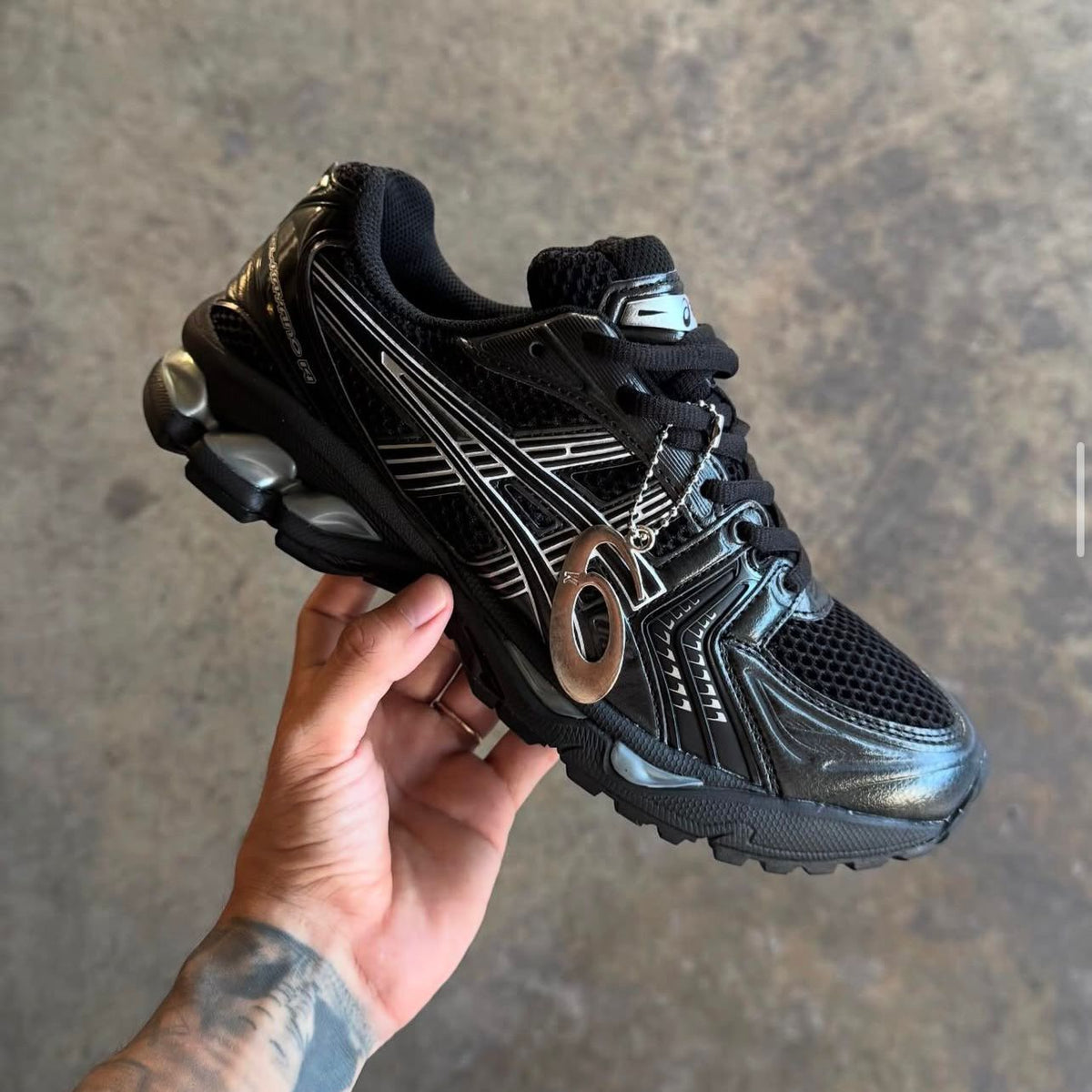 Asics Gel Kayano 14 – Negro