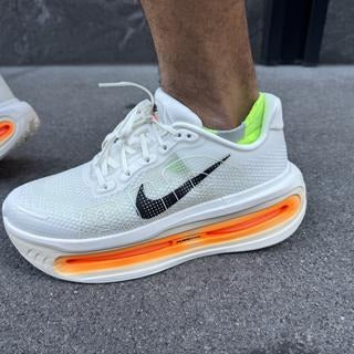 Nike Vomero Premium – Blanca / Naranja